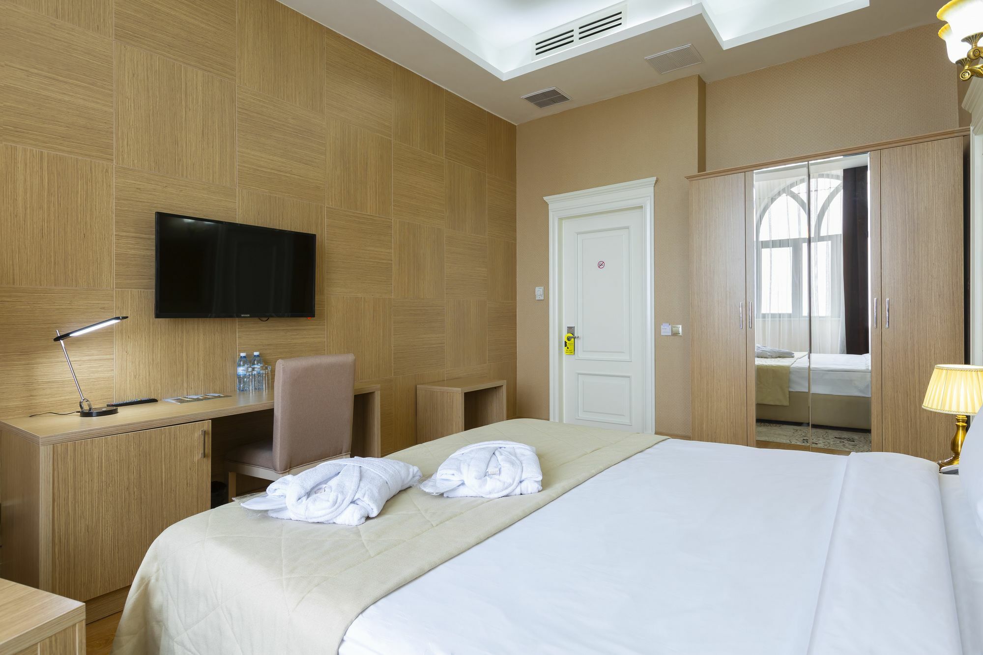 Nobel Hotel Баку Екстериор снимка